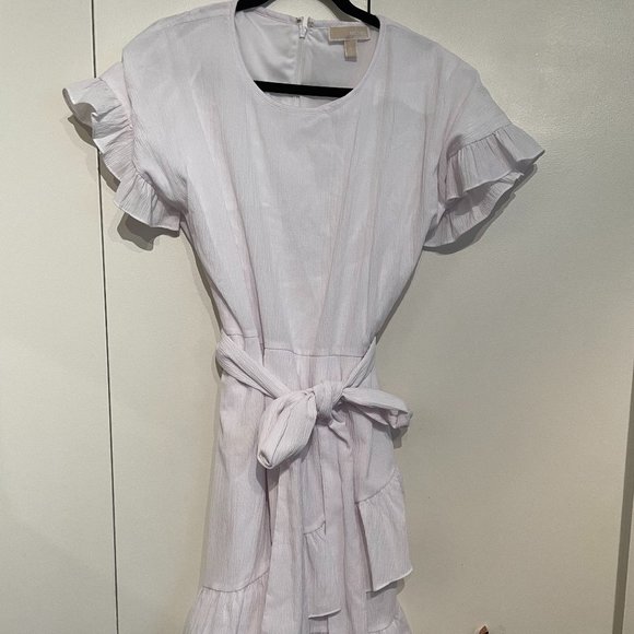 Flirty - Picture 1 of 3